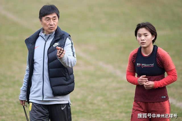 德超杯前瞻：多特主场迎战拜仁，谁更占优？